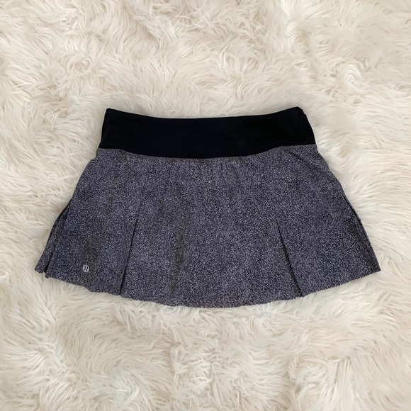 lululemon athletica Dresses & Skirts - Lululemon Pleated Skirt Storage Pockets